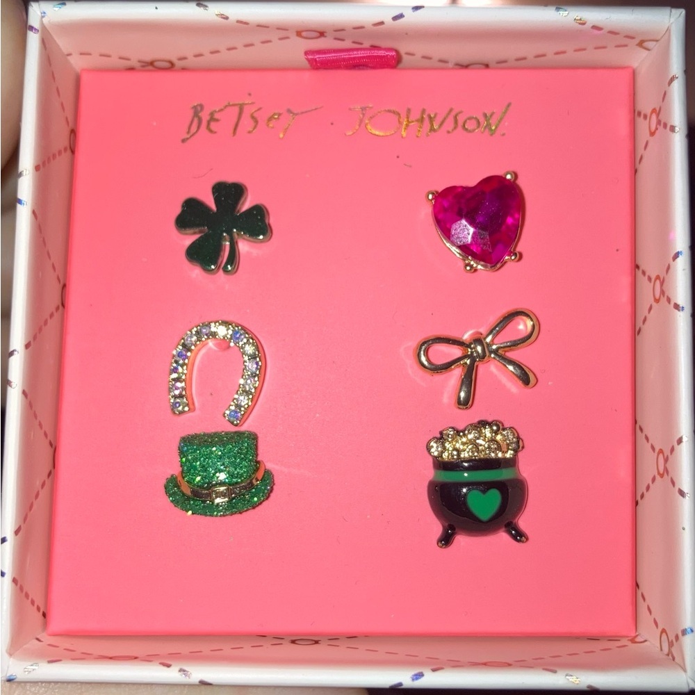 BETSEY JOHNSON St. Patrick’s Irish 6 Mismatch Lucky Stud Earrings Lucky NEW NWT
